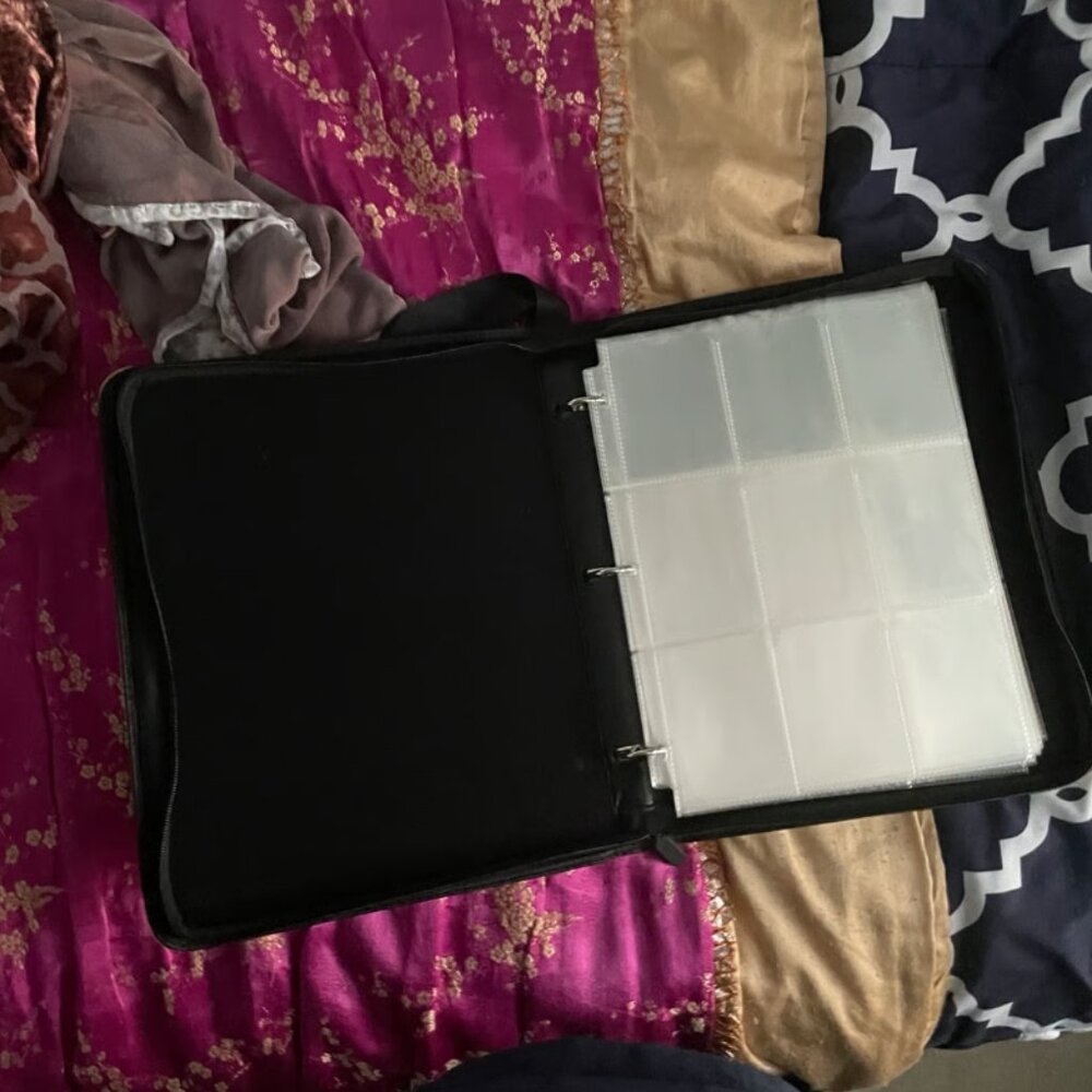 Trading Card/Photo Card Binder - Picture 3 of 6